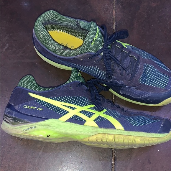 shoes - Picture 2 of 3